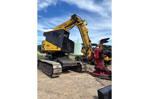 2016 Komatsu XT430L-3  Feller Buncher